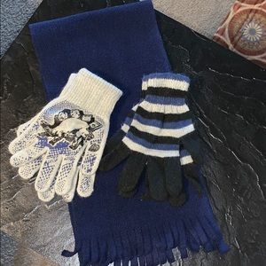 Boys gloves and scarf set